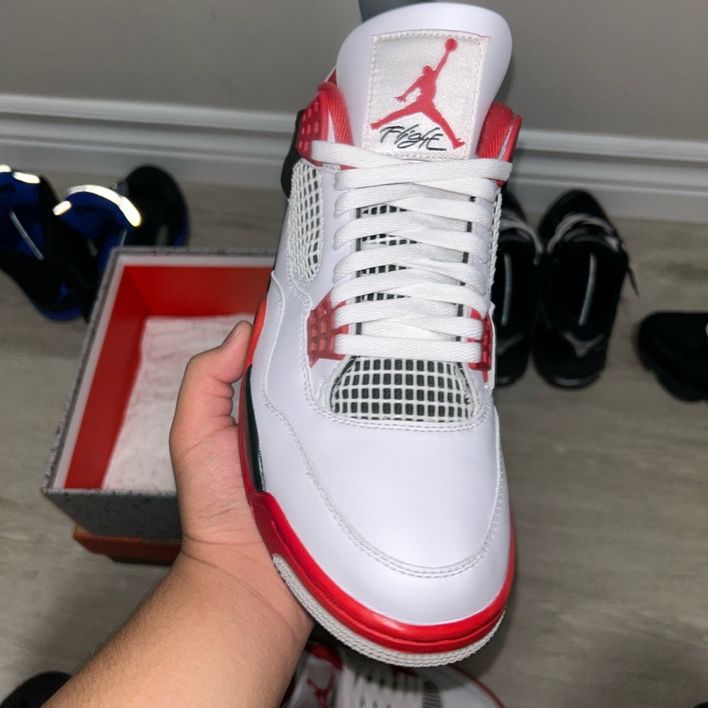 Jordan 4 Fire Red - Picture 7 of 13